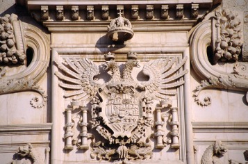 L'Aquila (AQ), stemma di Carlo V con aquila bicipite all'ingresso del castello cinquecentesco
